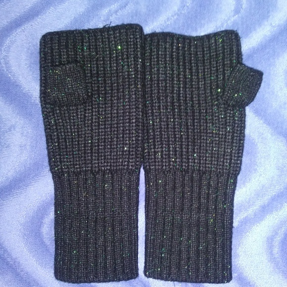 Gloves - Picture 1 of 1